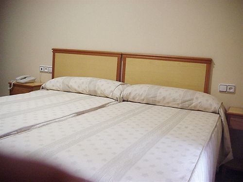 Hotel Al-Yussana لوسينا المظهر الخارجي الصورة